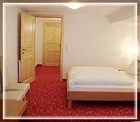 Ξενοδοχείο Garni Alpenschloessl 3*