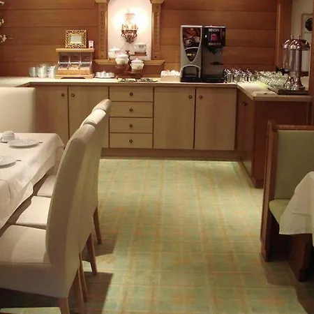 Hotell Garni Alpenschloessl 3*