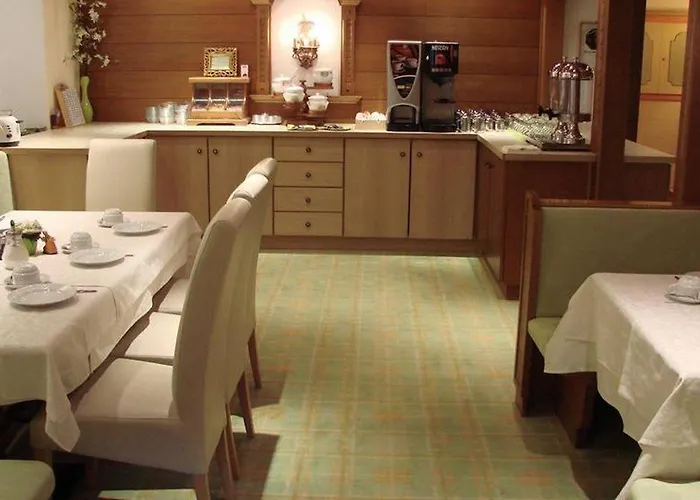 Отель Garni Alpenschloessl 3*